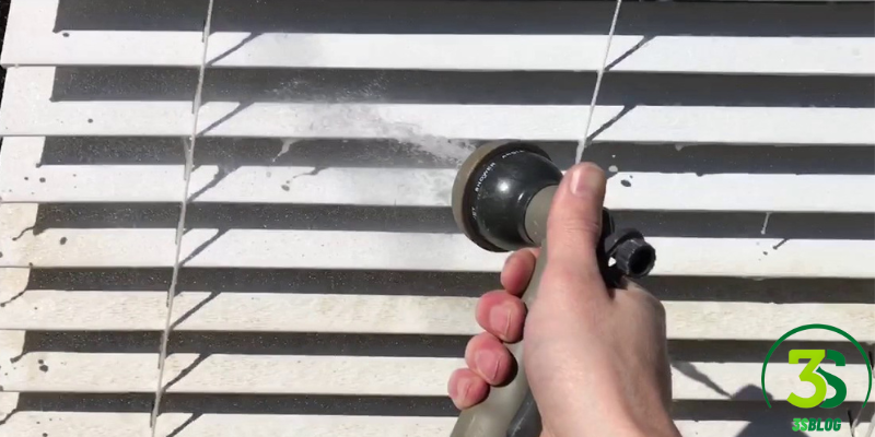 how to clean mini blinds